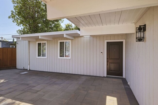 Building Photo - 2563 Greer Rd