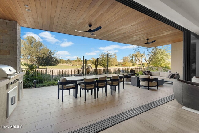 Foto del edificio - 6321 E Phoenician Blvd