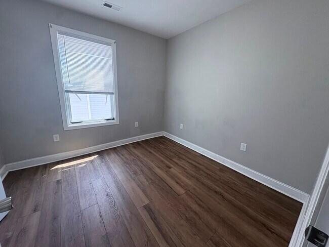 Foto del edificio - 151 Saltonstall Ave