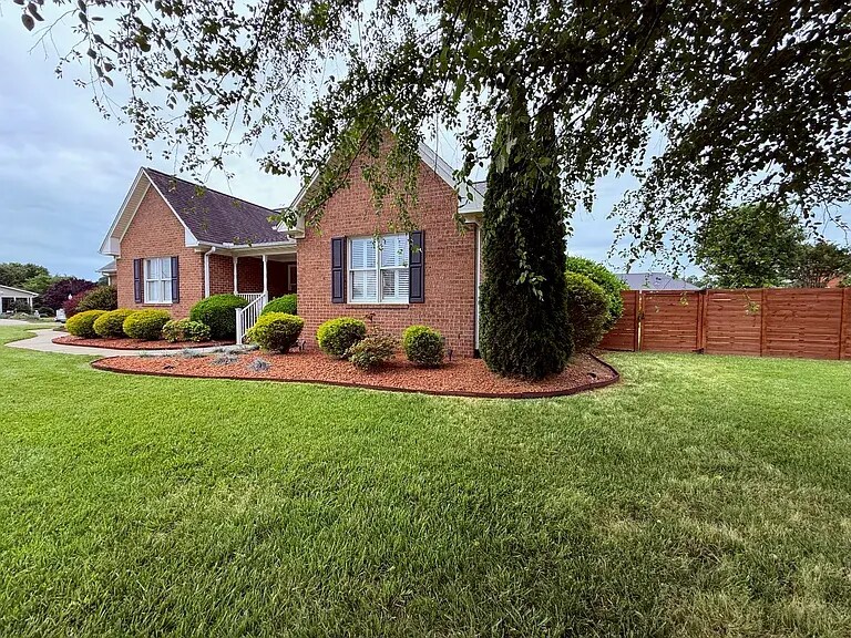 Foto principal - 1241 Rogers Rd