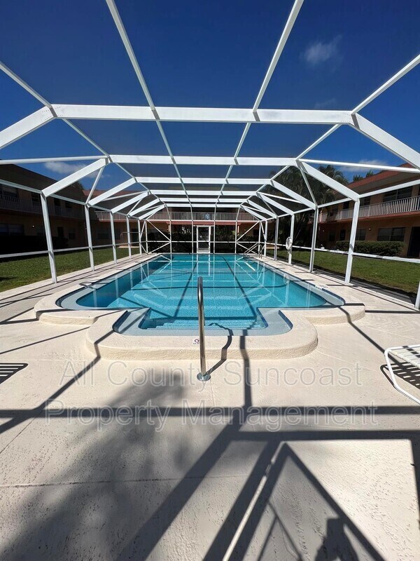 Foto del edificio - 6570 66th Ave N