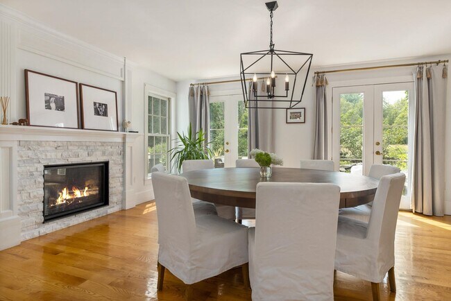 Foto del edificio - 139 Woodland Rd
