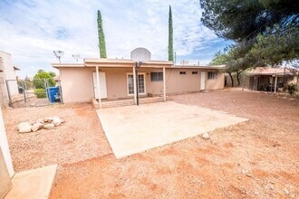 Building Photo - 1256 Ocotillo Dr