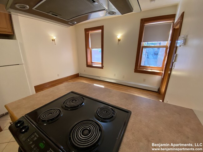 Building Photo - 97 Myrtle St