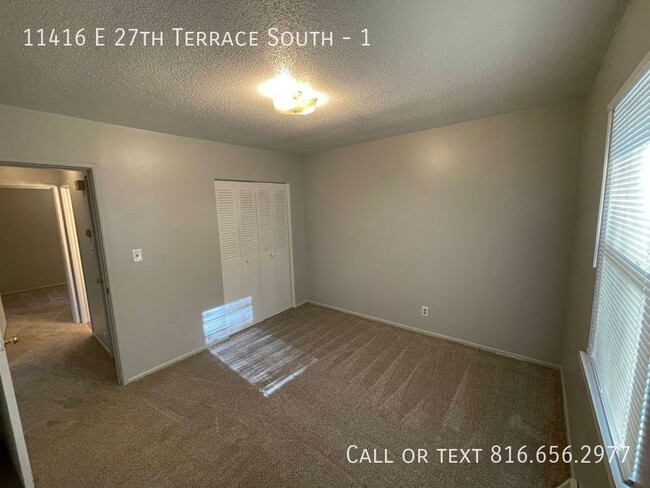 Foto del edificio - 11416 E 27th Terrace S