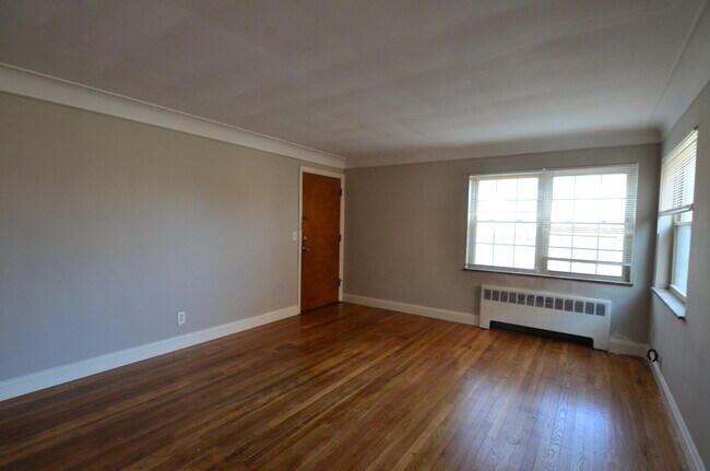 Foto del edificio - 1623 Section Rd