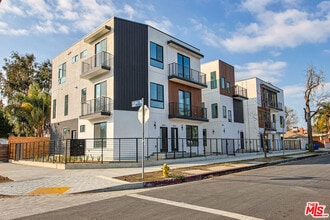 Building Photo - 6405 Odessa Ave