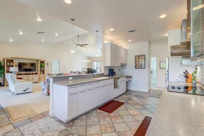 Building Photo - 16580 Bear Cub Ct