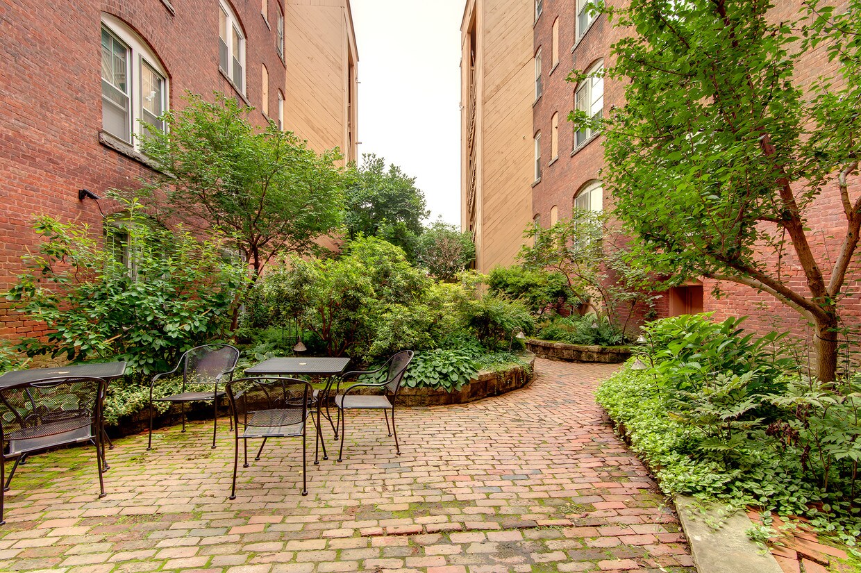 27 Irving St, Worcester, MA 01609 Apartments Worcester, MA