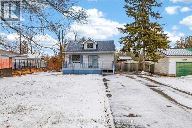 Building Photo - 1711 St Johns Rd