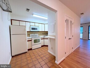 Building Photo - 1020 N Stafford St