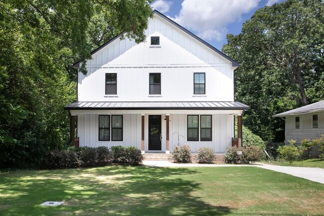 Modern Beauty In Charming Neighborhood! - Modern Beauty In Charming Neighborhood! House