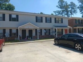 Building Photo - 7690 Hunters Ridge Ln