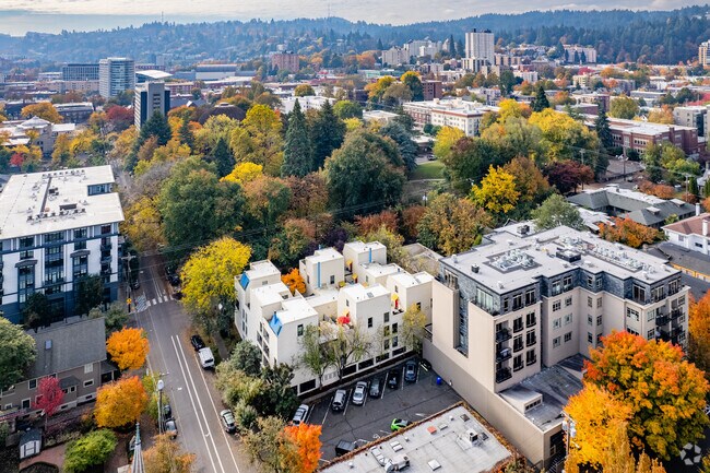 Aerial Photo - Hoyt Square