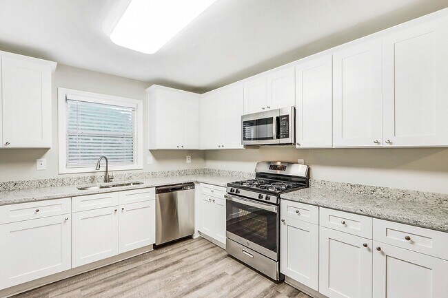 Building Photo - 3677 Glen Mora Dr