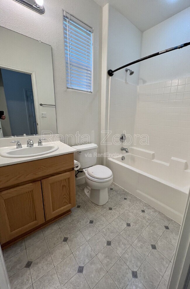 Building Photo - 459 Jacobs Dr