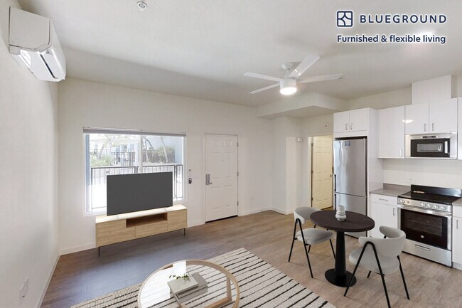 Building Photo - 1257 Lakeside Dr