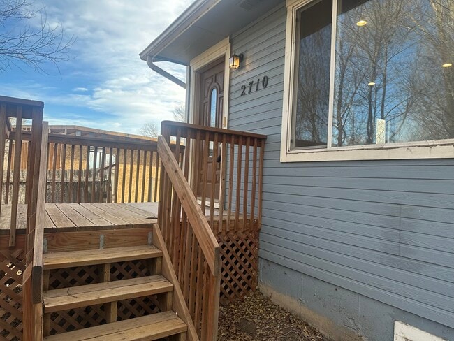 Foto del edificio - 2710 Hangtree Ct