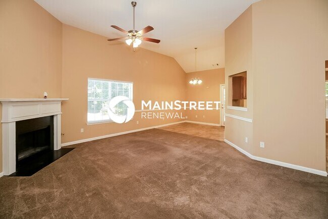 Foto del edificio - 3 Bedroom Pet-Friendly Home in Fayettevill...