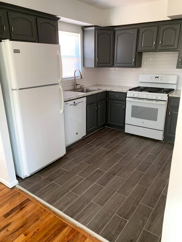 Foto del edificio - 43-21-43212 212th St