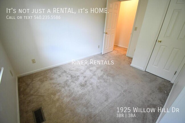 Building Photo - 1925 Willow Hill Dr