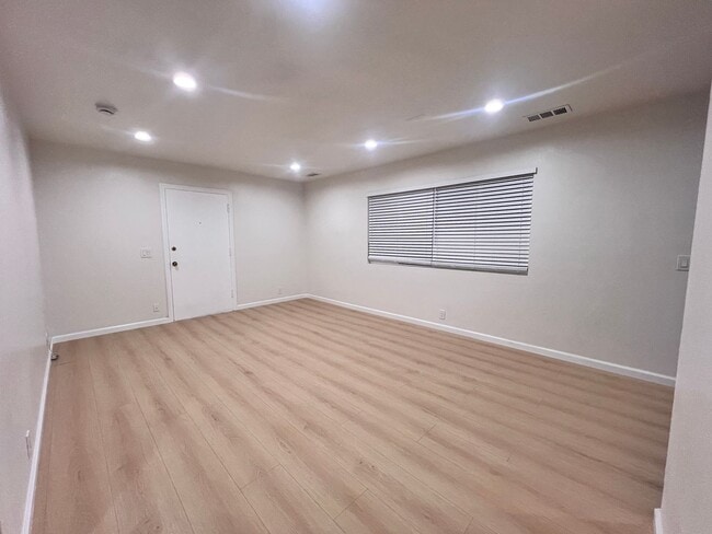 Foto del edificio - 1340 Homestead Rd