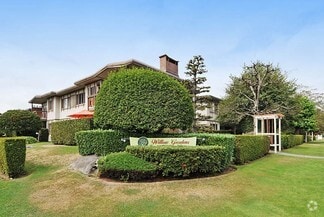 Building Photo - Willow Gardens