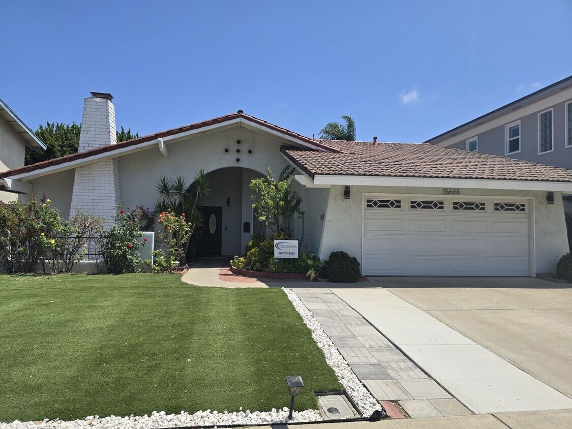 Primary Photo - Beautiful Rental in Fountain Valley