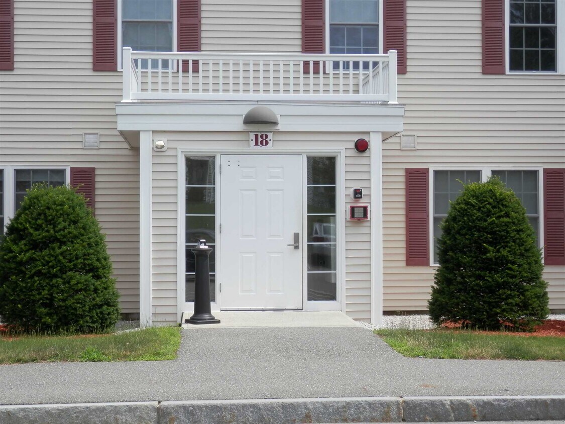 18 Crestview Cir Unit 203, Londonderry, NH 03053 Condo for Rent in Londonderry, NH