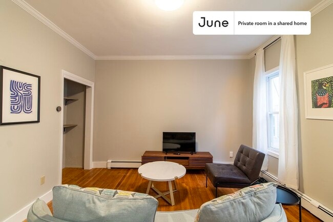 Photo - Private bedroom in 5 bed/2 bath Home