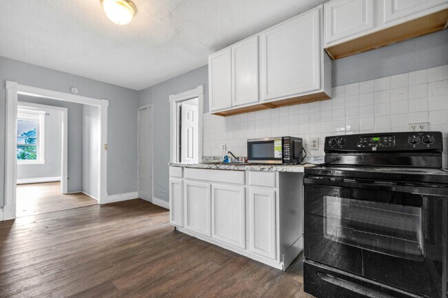 Foto del edificio - 139-141-141 Homestead Ave