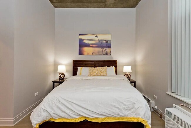 Foto del edificio - 4611 N Clarendon Ave