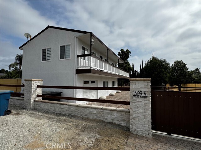 Foto principal - 15199 Grand Ave