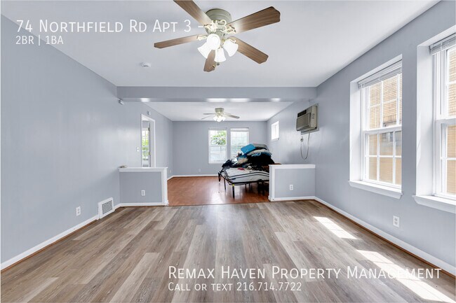 Foto del edificio - 74 Northfield Rd