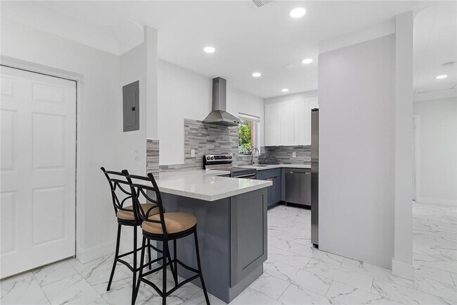 Foto del edificio - 811 SW 26th Ct