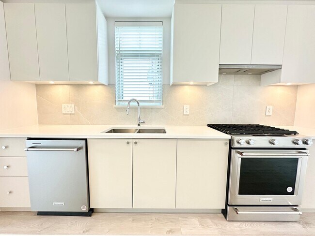 Photo du bâtiment - 2070-2070 Oak Meadows Dr