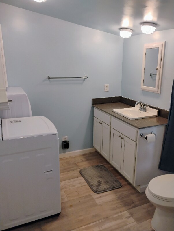 Building Photo - 902 Oak Ave