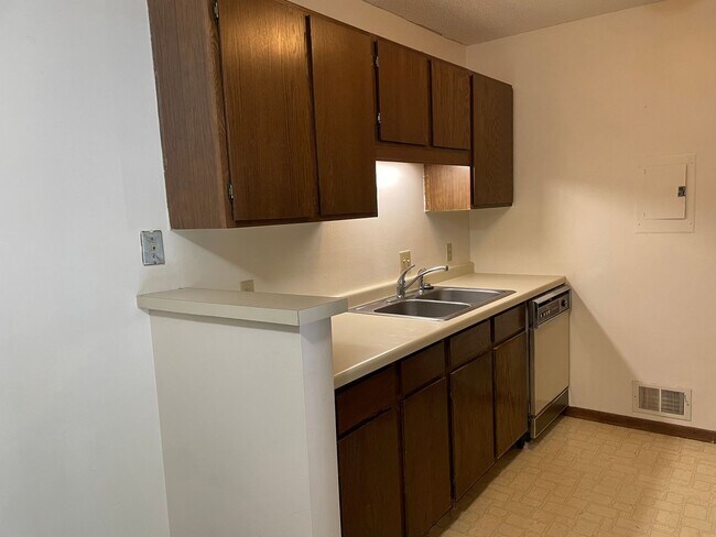 Building Photo - Cozy One Bedroom In Lauderdale - Features ...