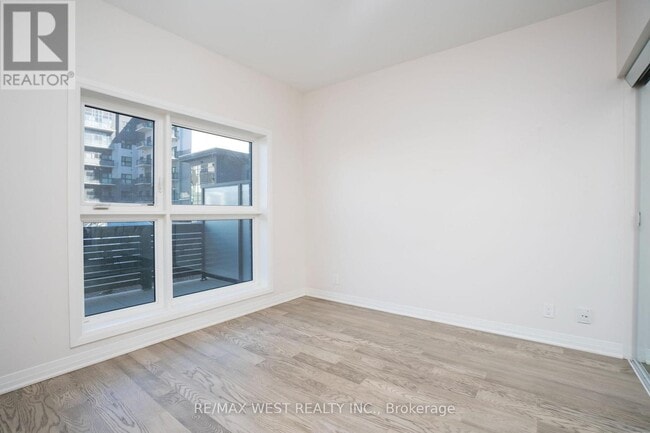 Photo du bâtiment - 102 Grovewood Common