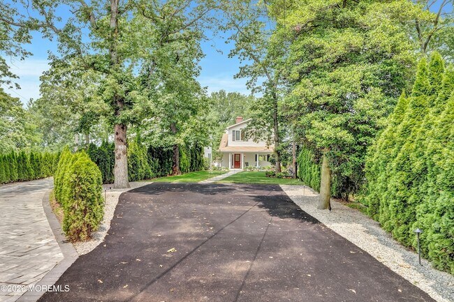 Foto del edificio - 637 Beacon Blvd