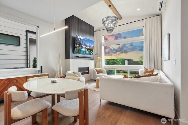 Foto del edificio - 246 5th Ave W