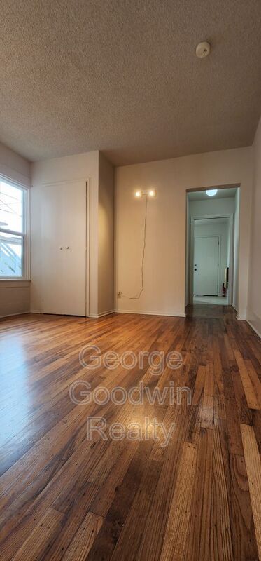 Building Photo - 1325 46th Ave