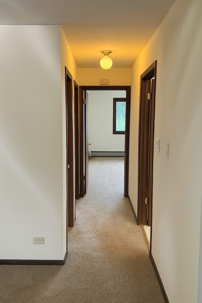 Building Photo - 15741 Thomas Ln