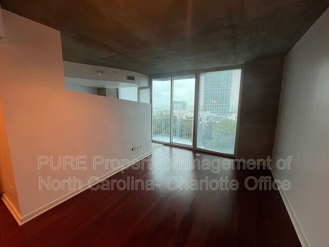 Foto del edificio - 210 N Church St