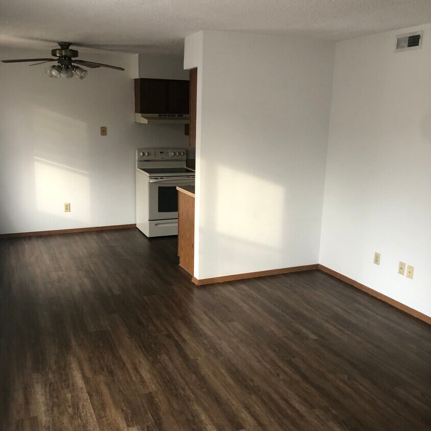 Foto principal - 410 N Hesperia St