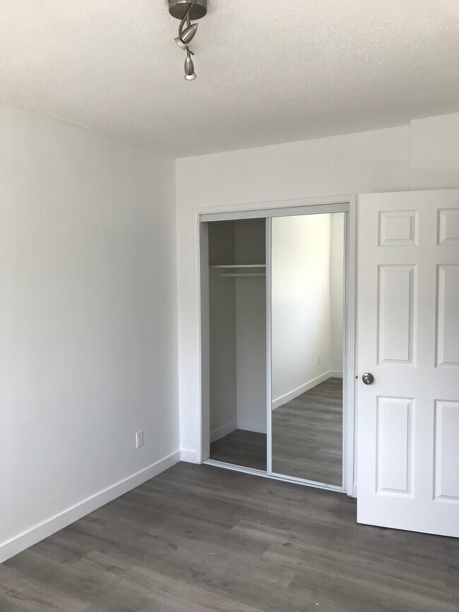 Bedroom - 4444 S Centinela Ave