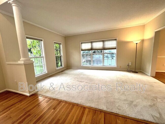 Foto del edificio - 305 Bradwyck Drive
