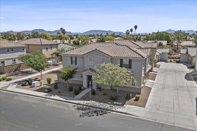 Building Photo - ? Beautiful 4 Bedroom, 3 Bathroom Home wit...