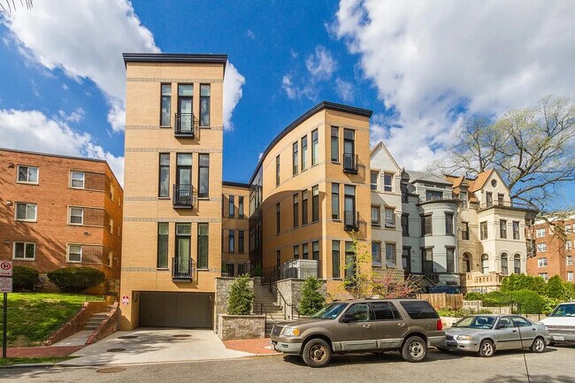 Building Photo - 1307 Clifton St NW