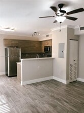 Building Photo - 222 Sidonia Ave